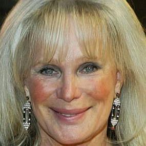 height of Linda Evans