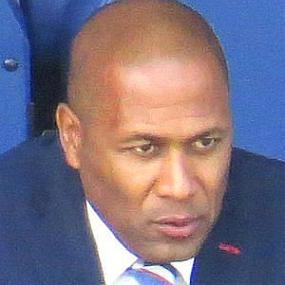 Les Ferdinand worth