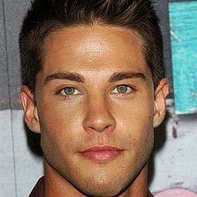 Dean Geyer worth